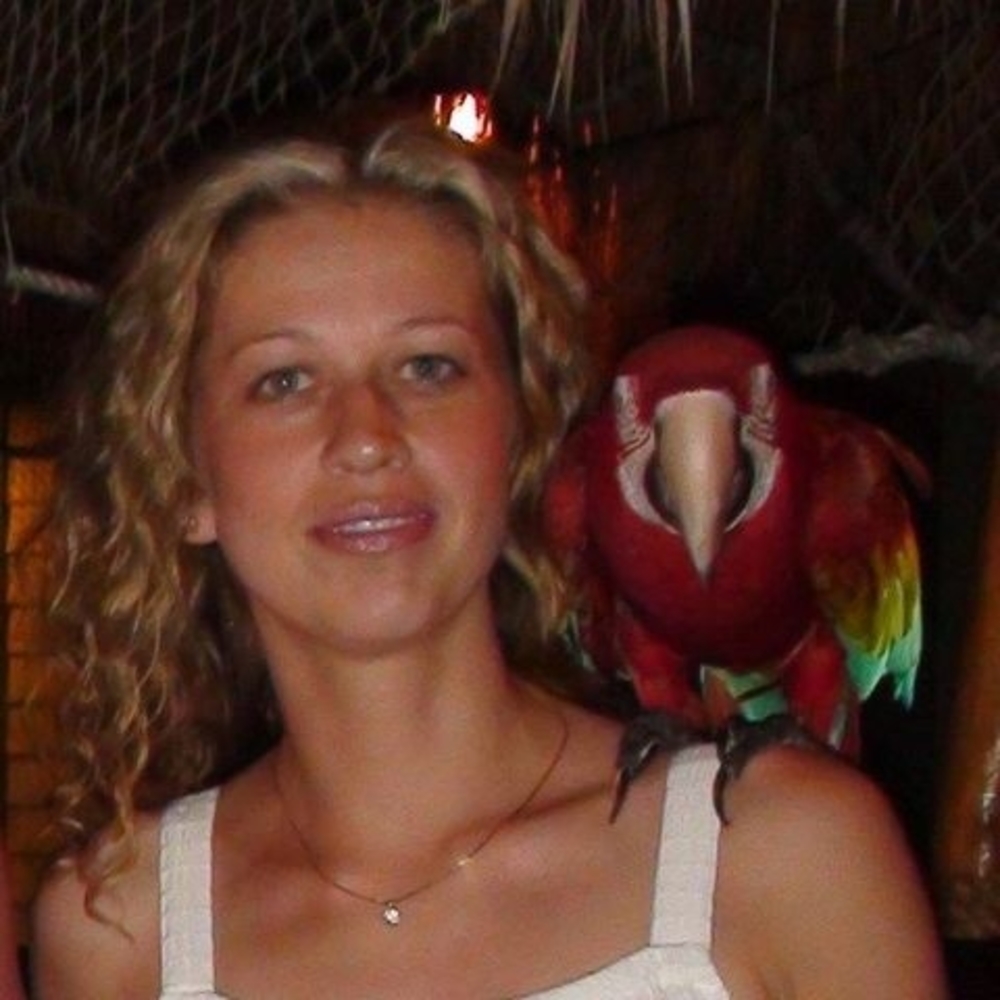 Meet your Posher, Marcela